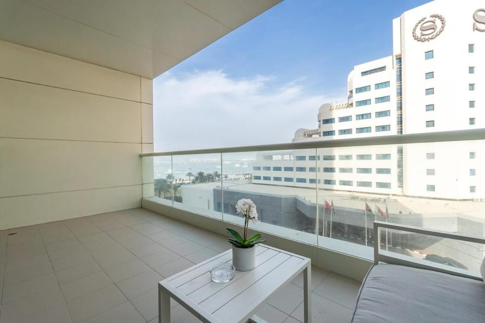 Beachfront Bliss Luxurious 3-BR Stay in JBR Apartment in Dubai