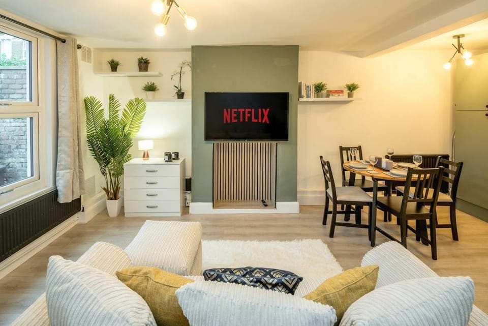 Stunning 1 Bed Luxury London Garden Apartment Apartment in Croydon