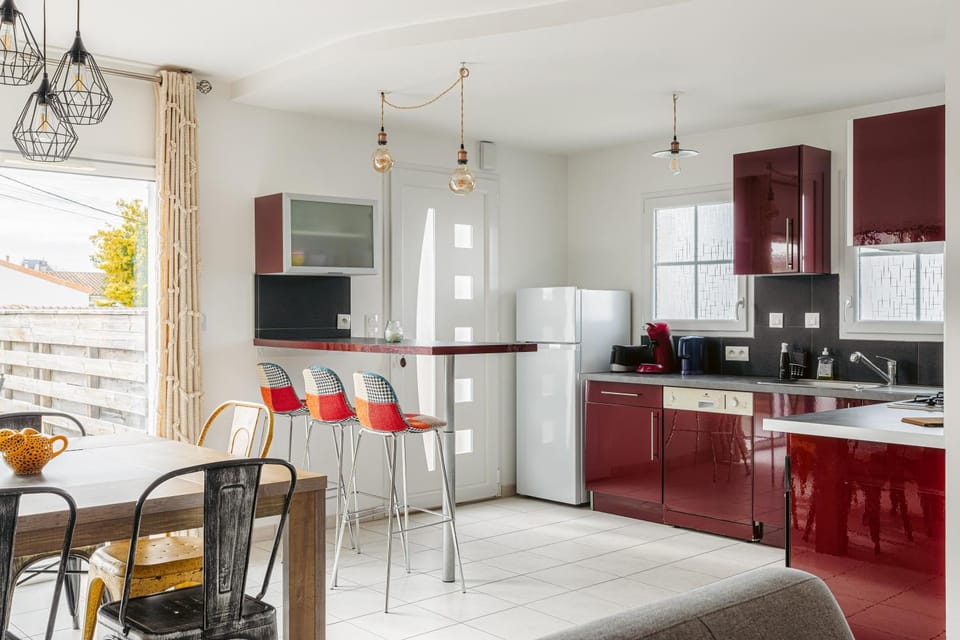 Property building, Kitchen or kitchenette, Living room