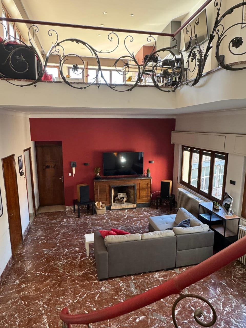Communal lounge/ TV room