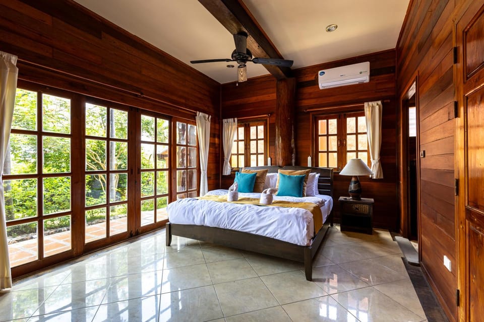 Luxury Villa Miramar Lotus House Villa in Ko Samui