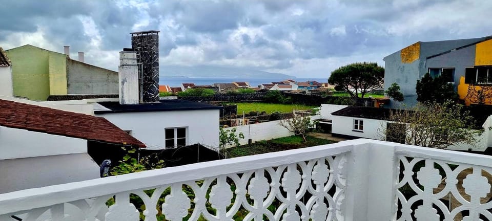 View (from property/room), Balcony/Terrace, City view