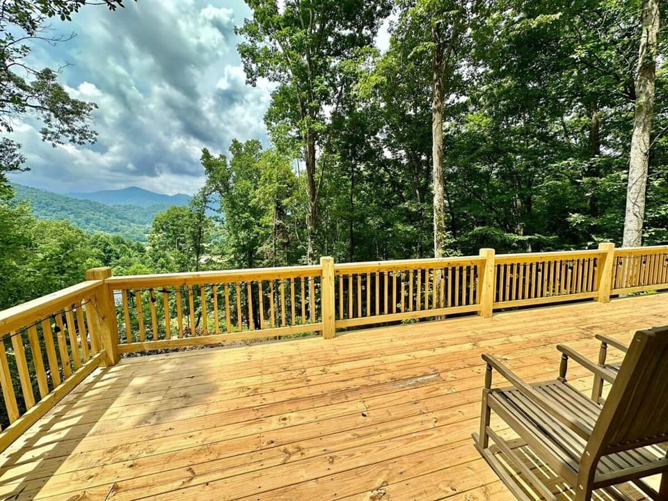 Balcony/Terrace, Mountain view