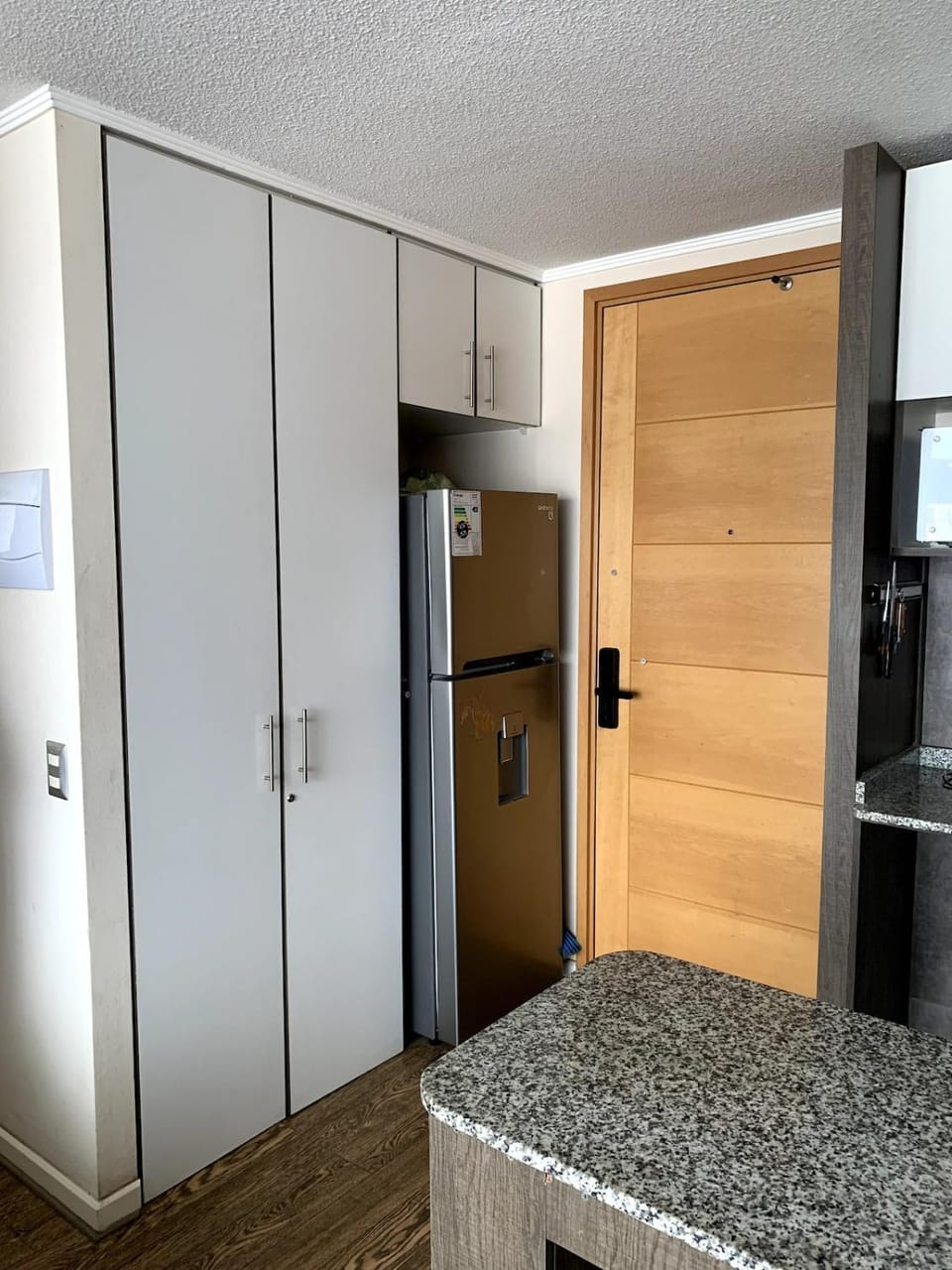 Facade/entrance, Kitchen or kitchenette