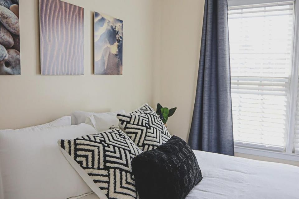 Walkable! Mins from stadium, GWCC, aquarium Villa in Atlanta