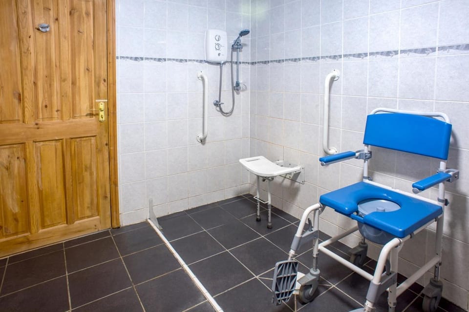 Accessible 4-Bed Barn Sleeps 8 - Farm Stay House in Wealden District