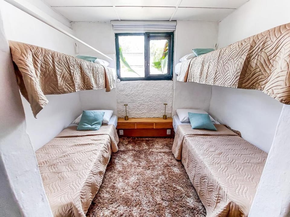 Bed, Photo of the whole room, Bedroom, bunk bed