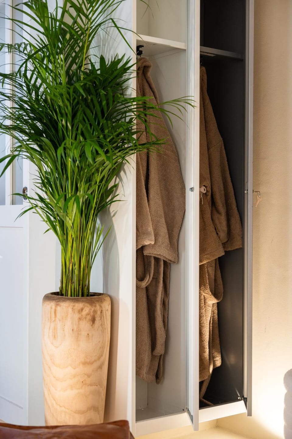 towels, wardrobe
