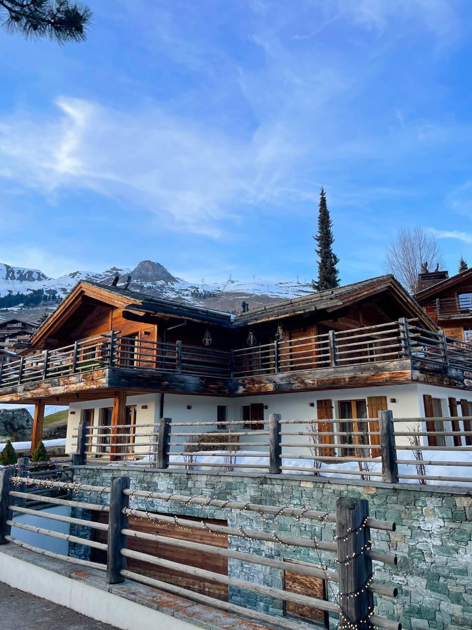 Chalet Les Moulins 5 chambres cheminée piscine sauna parking privé Chalet in Riddes