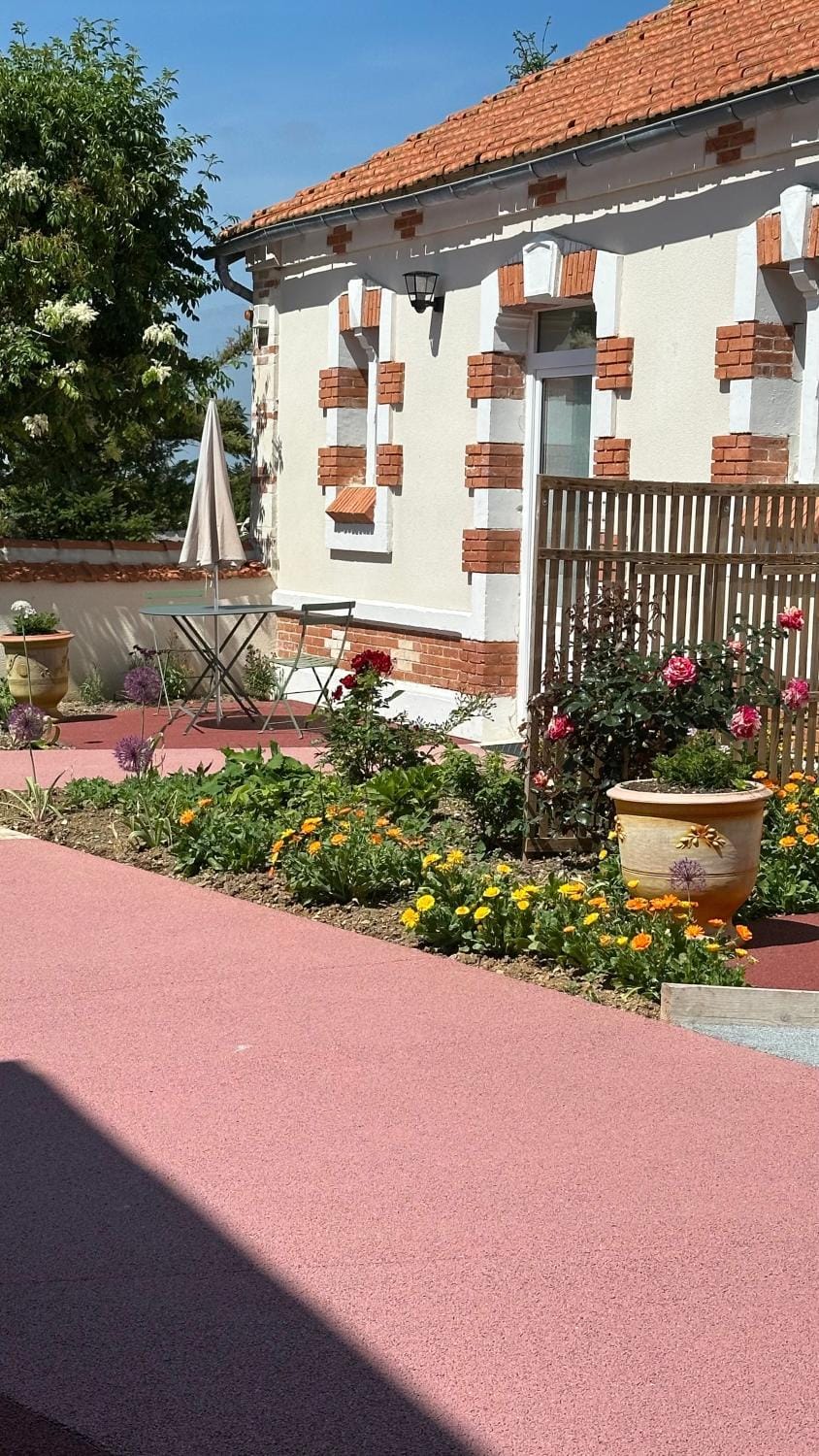 Patio, Day, Balcony/Terrace, Bedroom, Garden view