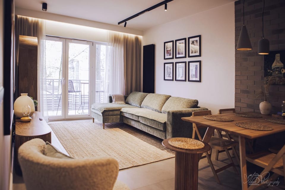 Living room, Photo of the whole room, Seating area, Dining area