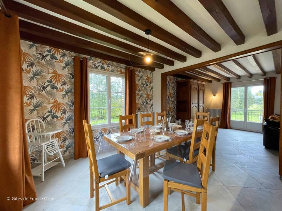 Maison spacieuse avec jardin et animaux acceptés, idéale pour famille ou amis - FR-1-497-232 House in Normandy