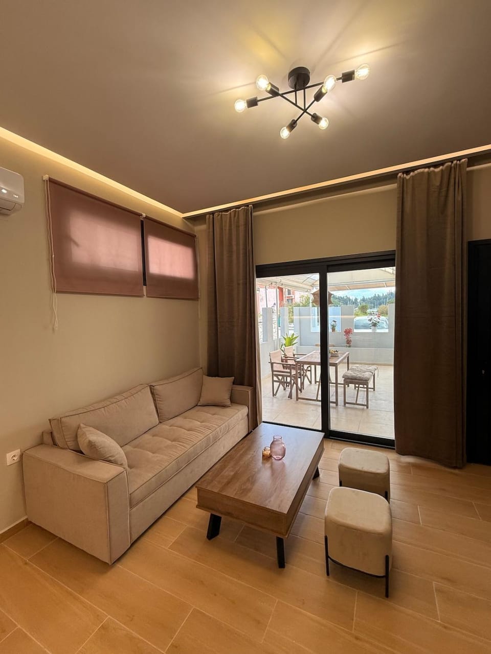 View (from property/room), Living room, Seating area, Dining area