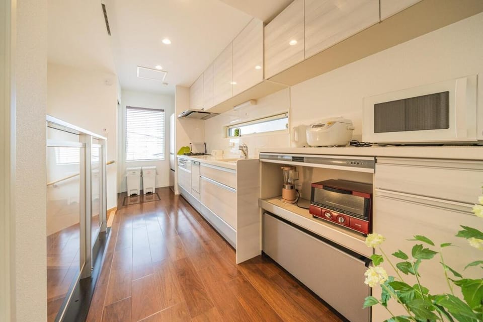 QiQi House Elegance in Sumida Yahiro Skytree Views & High-End Comfort for 6 people House in Japan