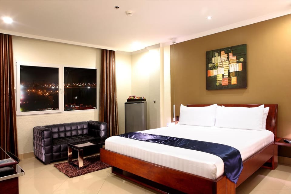 Bedroom, Drinks, Alcoholic drinks, Non alcoholic drinks