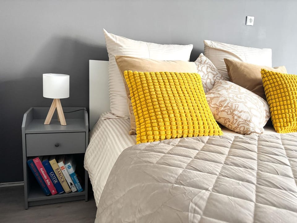 Authentic Travellers Suite in ehemaliger Gärtnerei Apartment in Krefeld