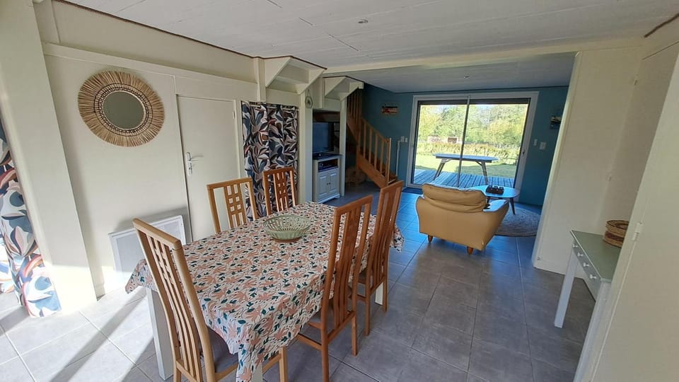 TV and multimedia, Living room, Dining area