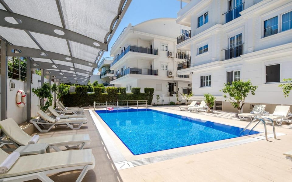 Property building, Swimming pool, Swimming pool