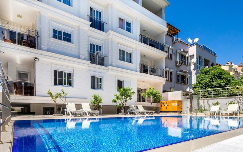 Swimming pool, Swimming pool