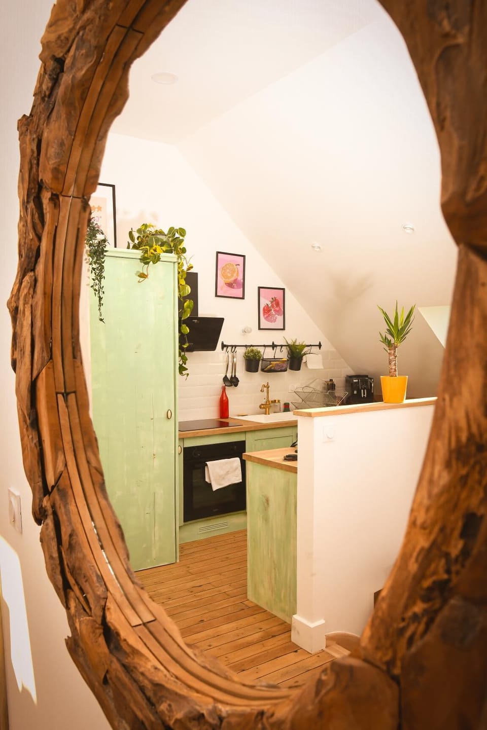 Kitchen or kitchenette, Communal kitchen
