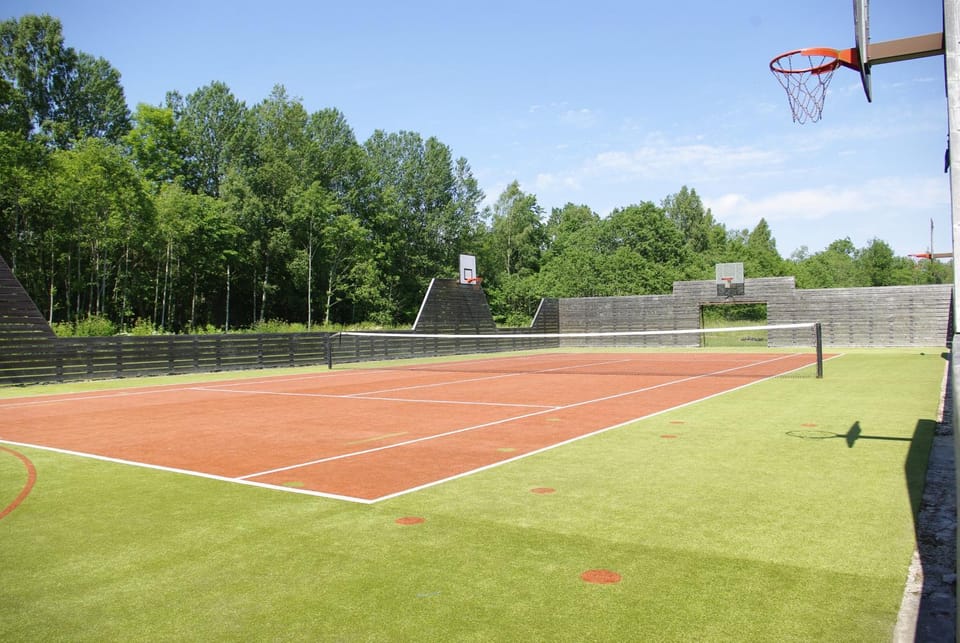 Tennis court