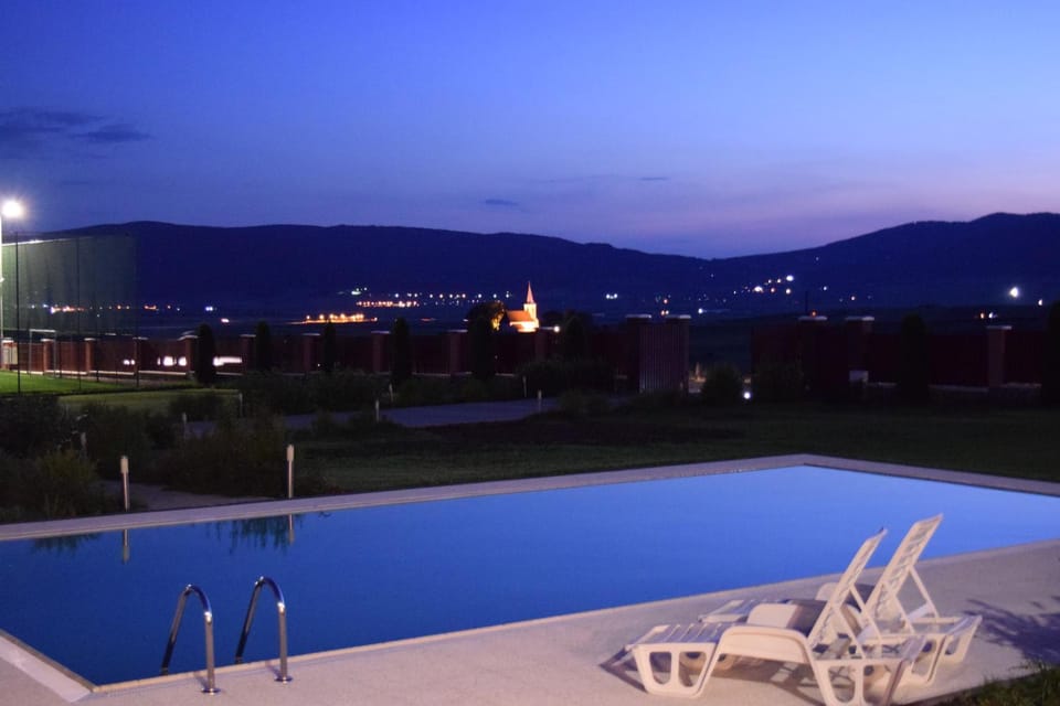 City view, Pool view, Swimming pool