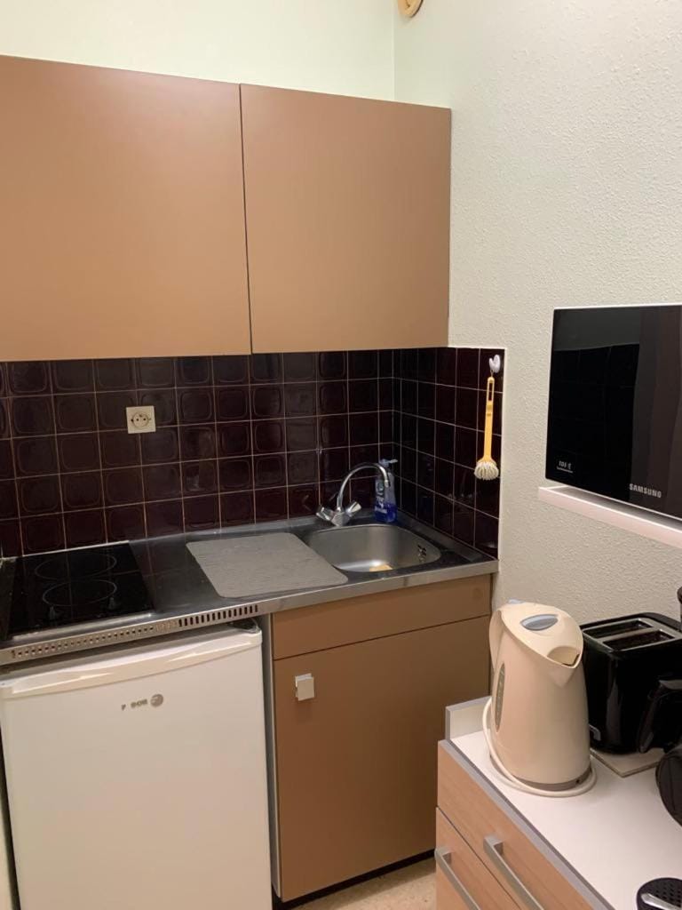 Très jolie studio à louer avec sa belle terrasse de 4m2 idéalement situé dans un hôtel thermale Apartment in Dax