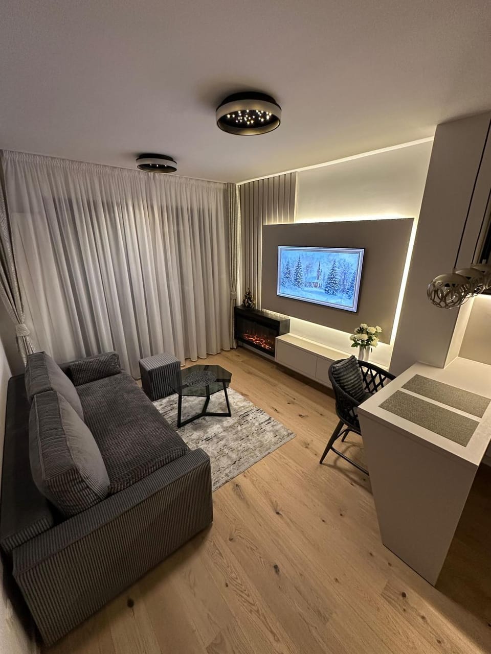 TV and multimedia, Living room, Seating area