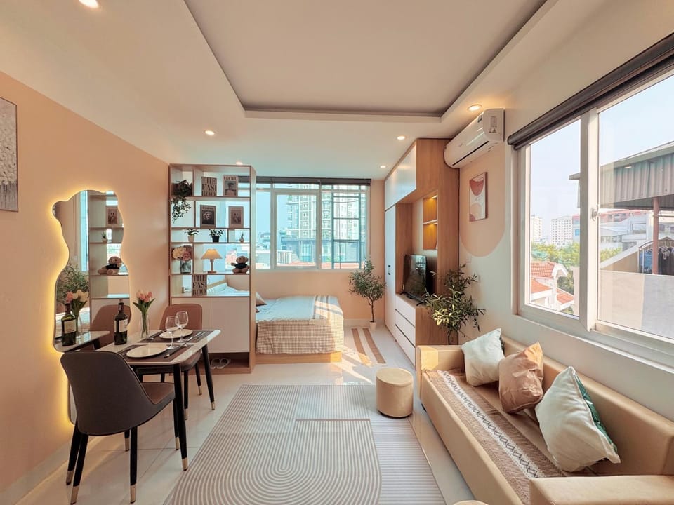 Seating area, Dining area, Internal: Not applicable to any particular room