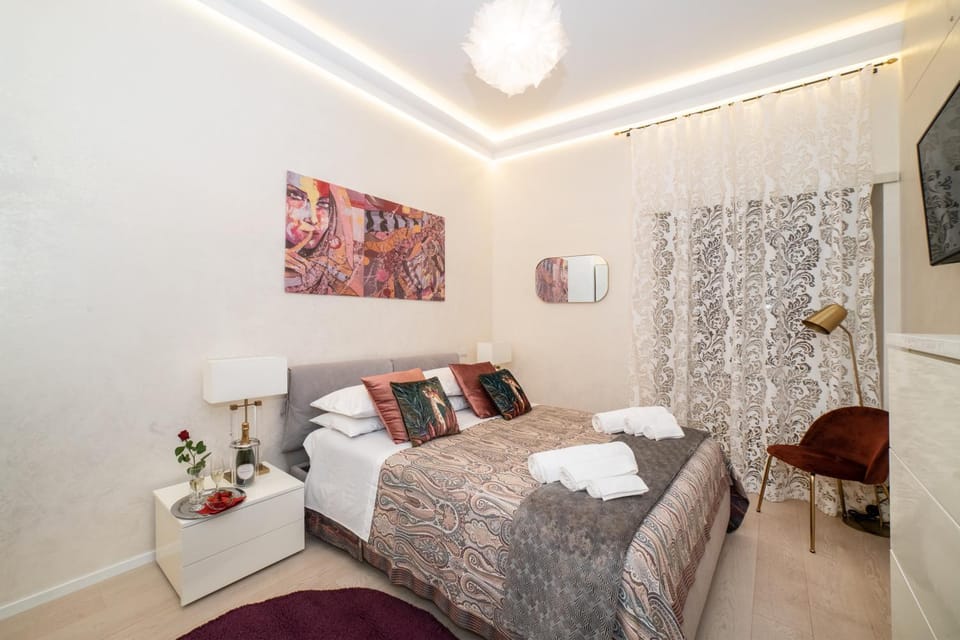 TV and multimedia, Bedroom, safe, air conditioner