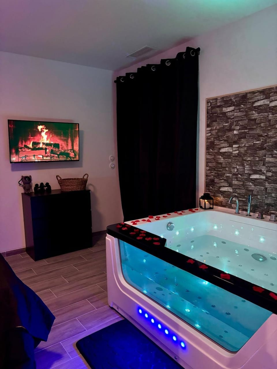 ღ L'escapade romantique ღ de la Vill'ona - LOVEROOM -Ardèche Apartment in Grospierres