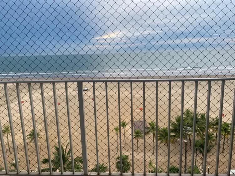 Apto 2 dorm Frente mar Pé na areia Guilhermina Praia Grande Apartment in State of São Paulo