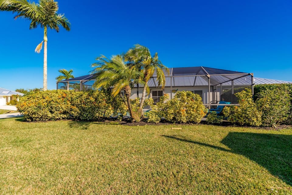Property building, Natural landscape, Garden