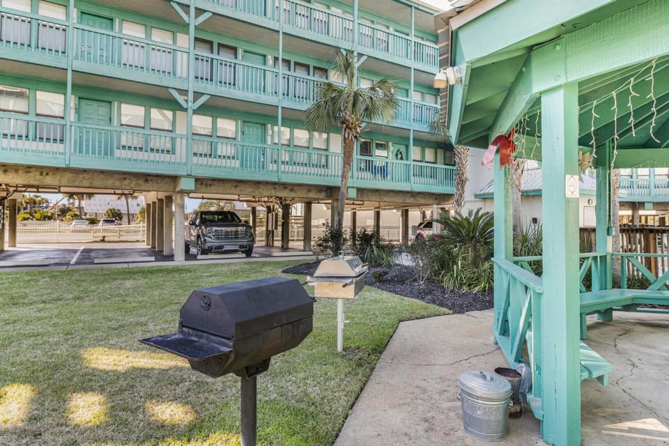 Sea Breeze 203 by Vacation Homes Collection Apartment in West Beach