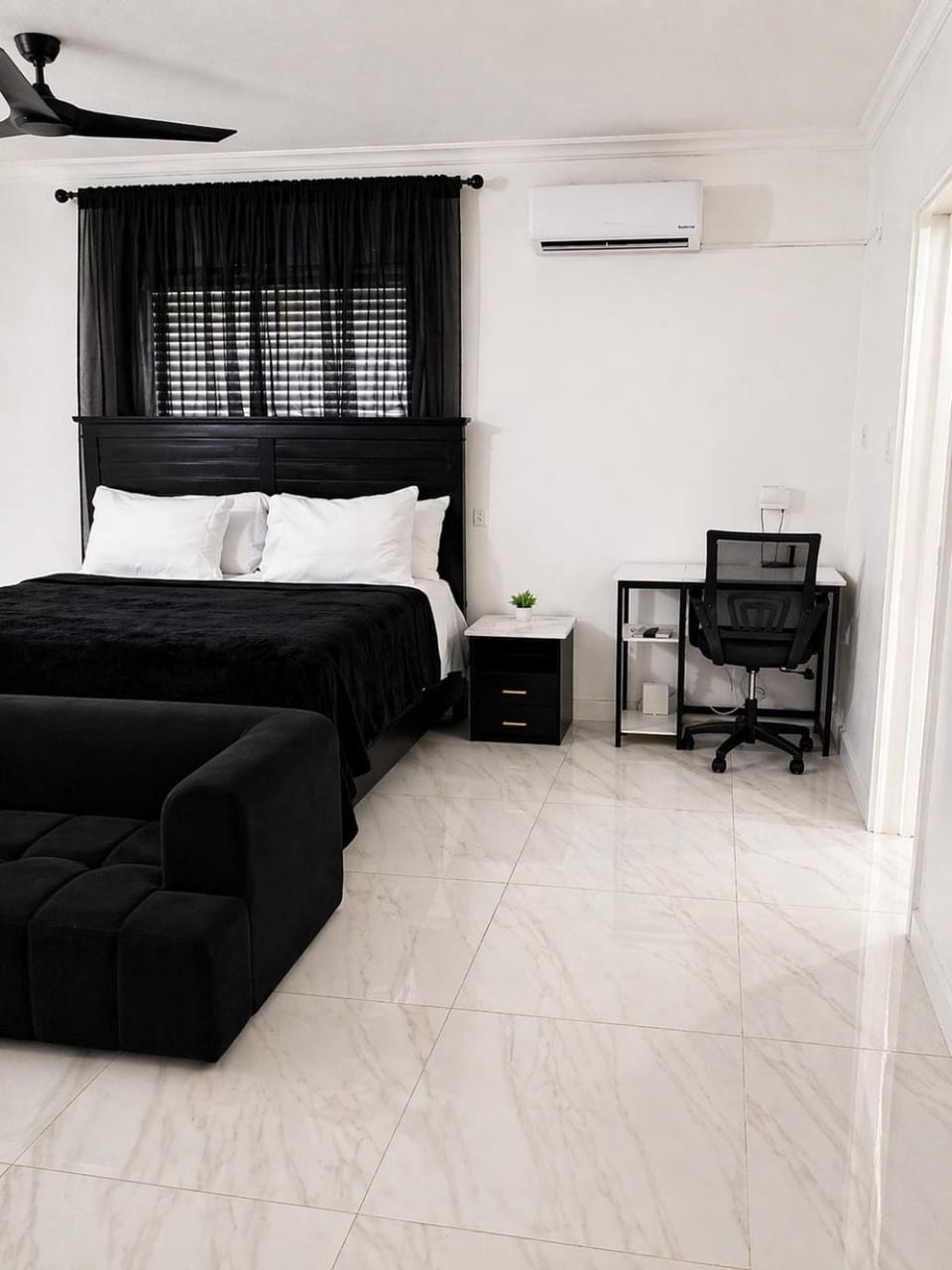 Redhills Escape Apartment in Kingston