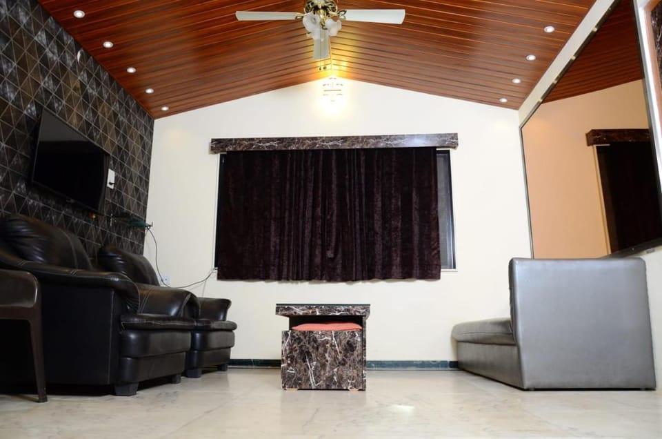 Blue Waters Resort Lonavala Villa in Lonavla
