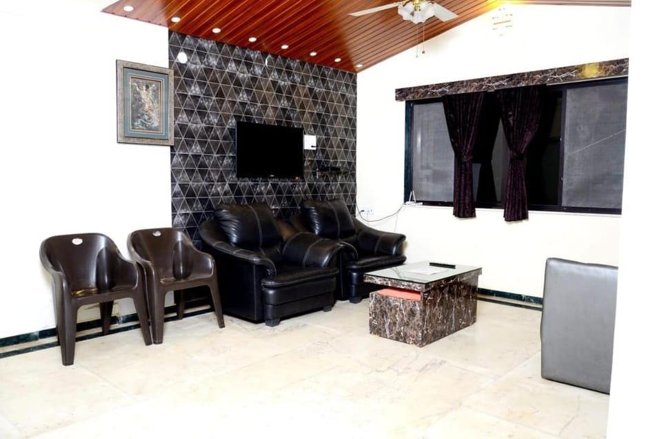 Blue Waters Resort Lonavala Villa in Lonavla