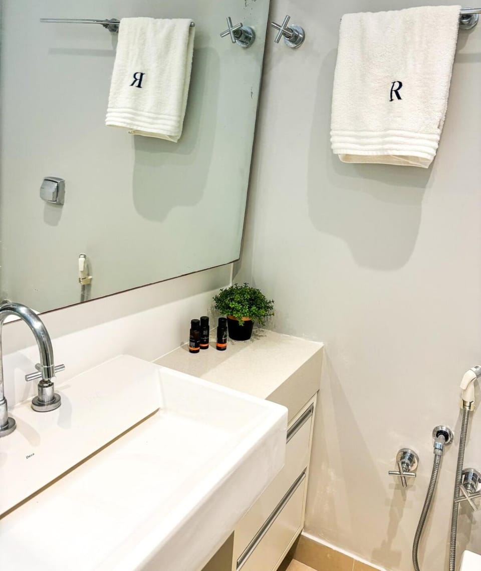 Cozy Apartment at Beira Mar Norte Av Apartment in Florianopolis