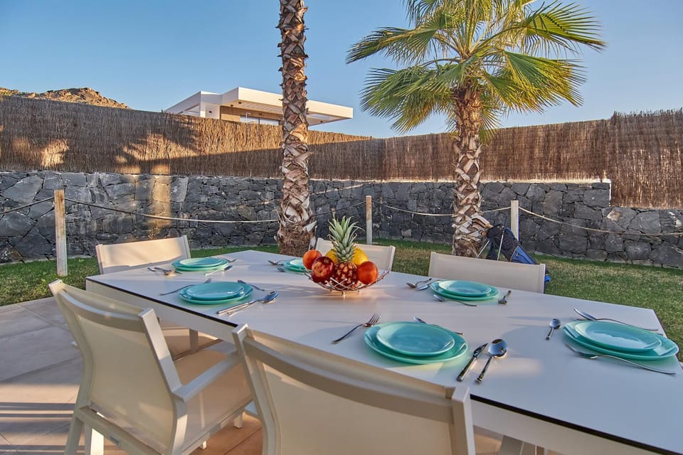 Patio, Dining area