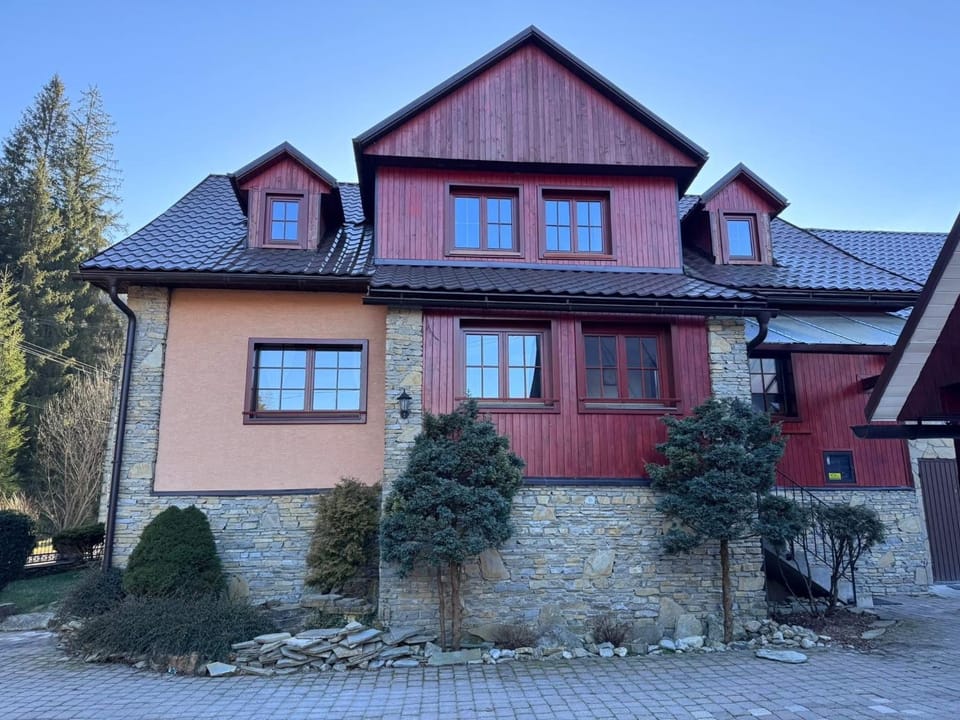 Zázrivský Dvor - Chata Magura, Wellness, Self Check-In, 6 bedrooms, 4 bathrooms House in Slovakia
