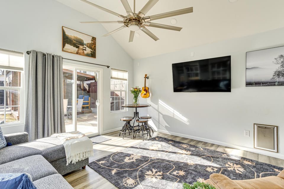 Sauna, Hot Tub & Outdoor Fun: Oklahoma City Home! House in Oklahoma City