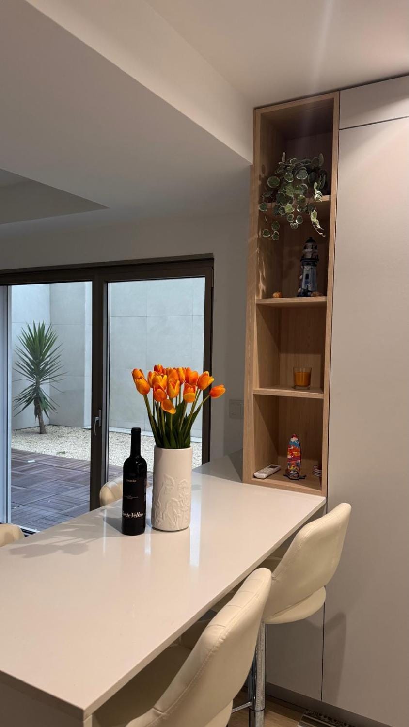 Seating area, Dining area
