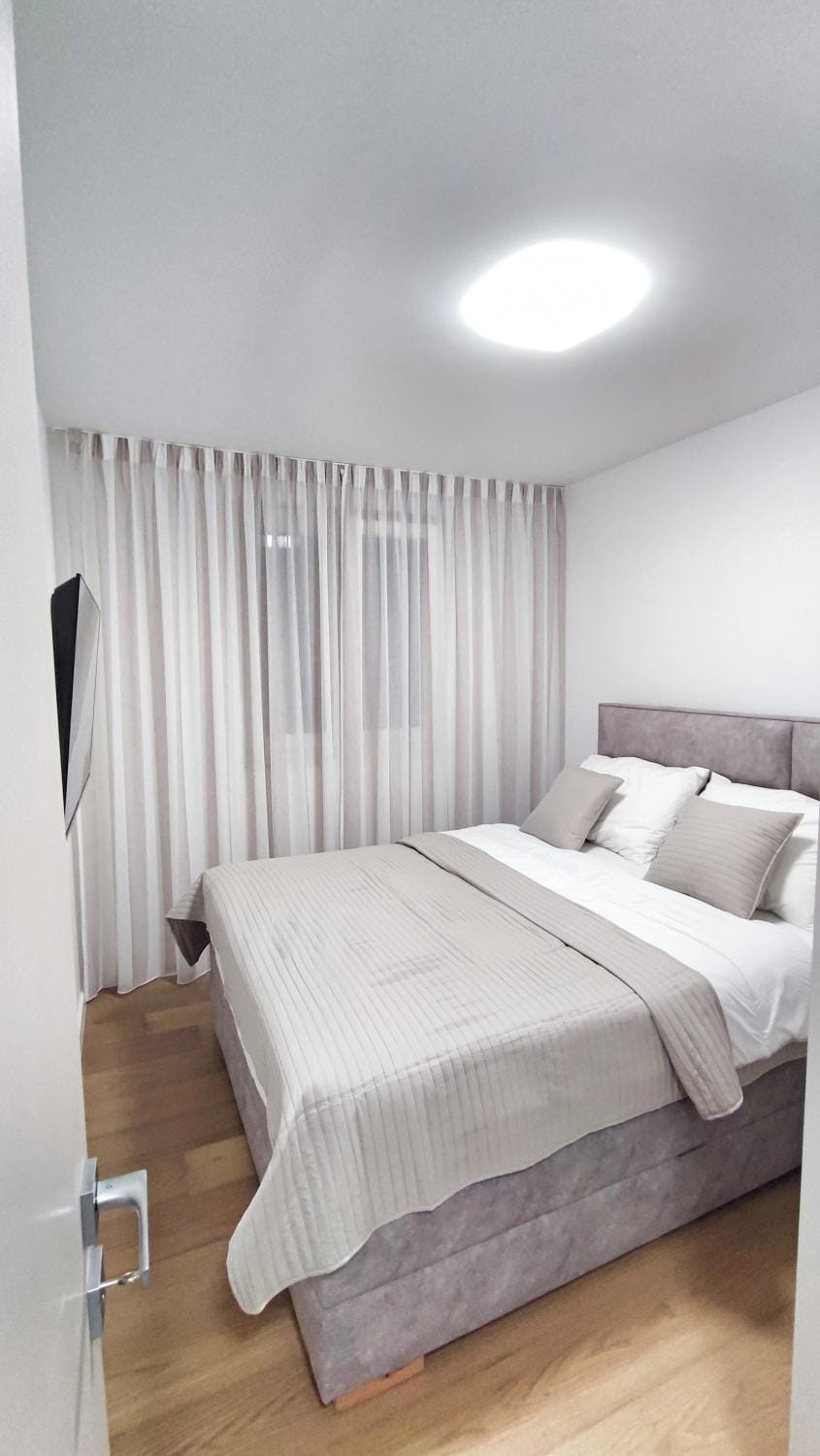 Lux Apartman Nina&Martina' New 2025- free garage parking Apartment in Split