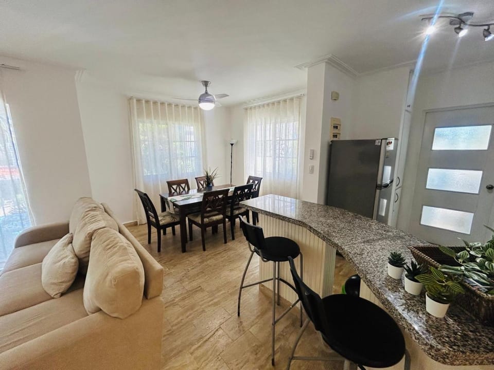 Seating area, minibar, oven