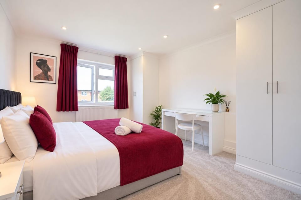 Bed, Photo of the whole room, Bedroom, wardrobe