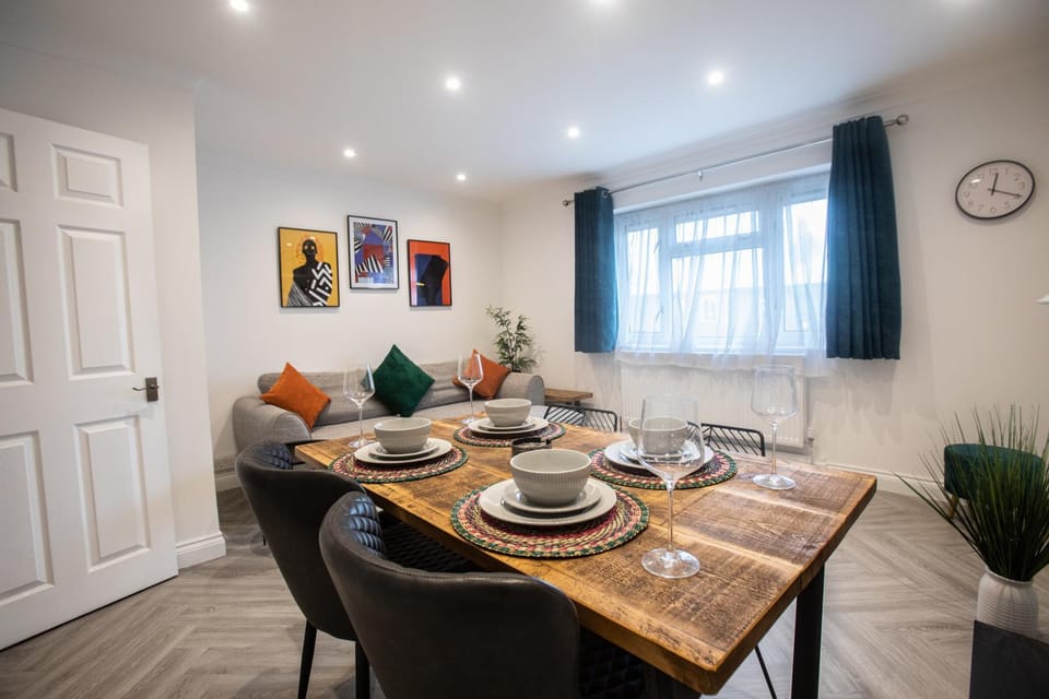 Living room, Dining area
