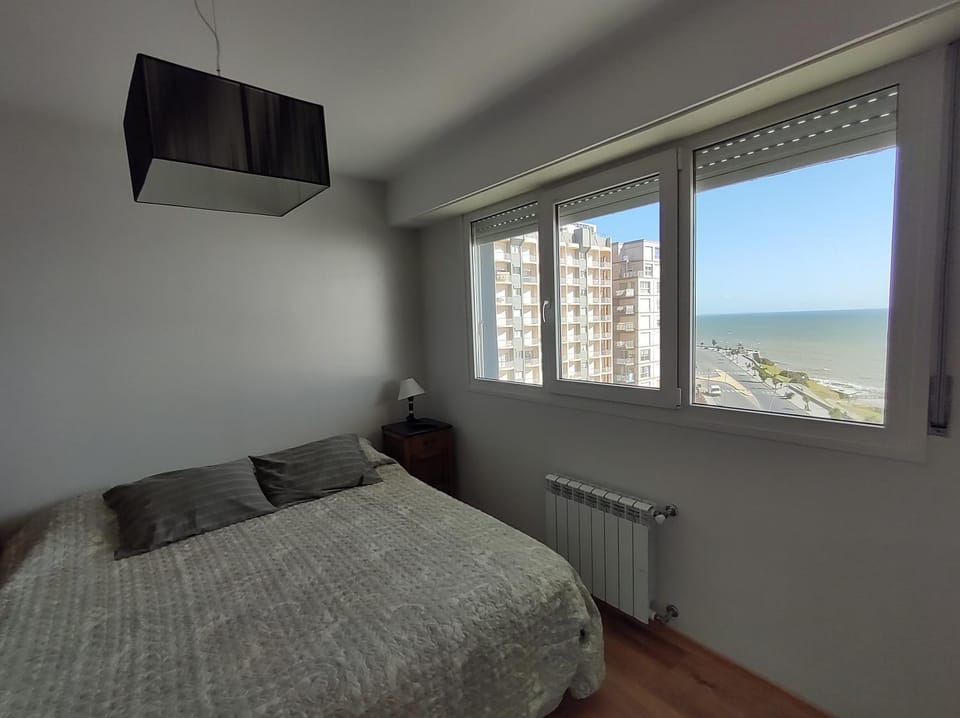 Frente a la playa Varese 3 amb con cochera - Brown 782 Mar del Plata Apartment in Mar del Plata