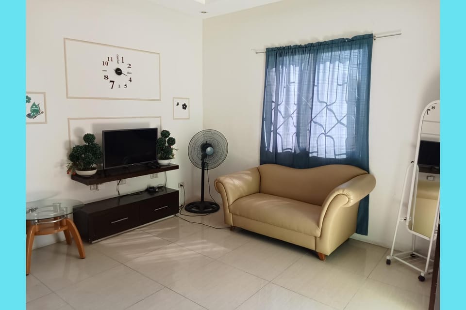 Paras Transient House Bed and Breakfast in Muntinlupa