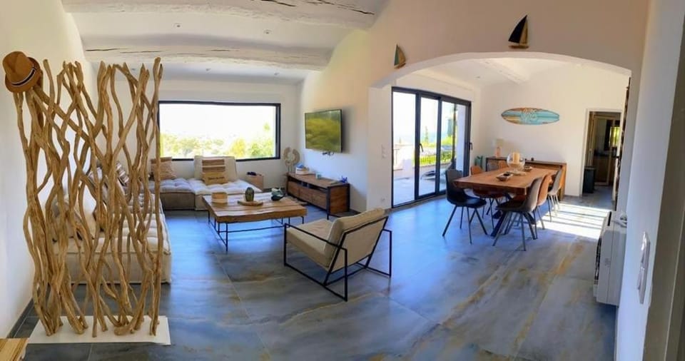Living room, Dining area