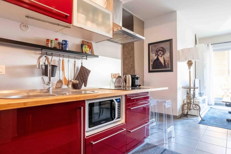 Kitchen or kitchenette